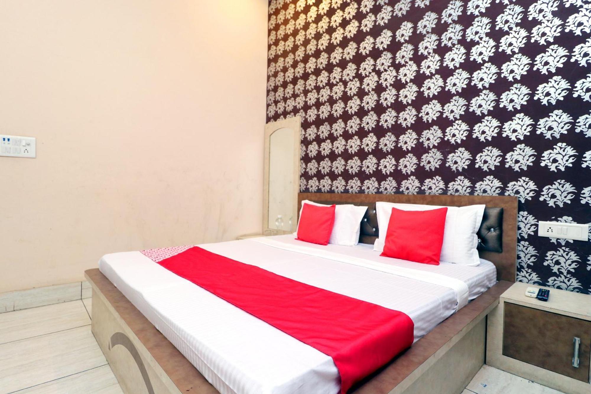 Hotel O Pushp Vatika Bhiwani Eksteriør billede