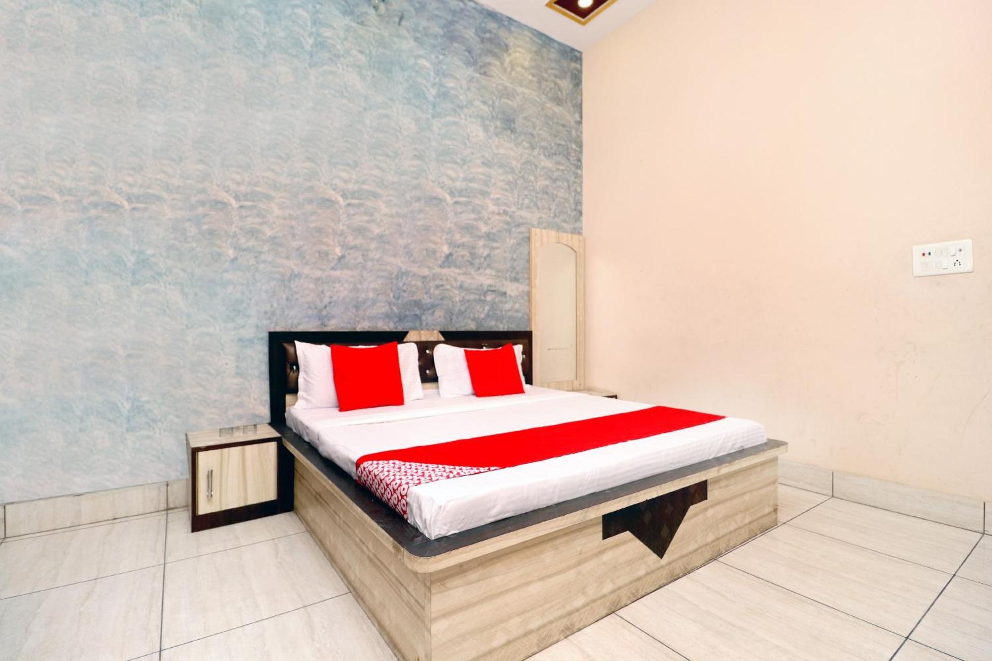Hotel O Pushp Vatika Bhiwani Eksteriør billede